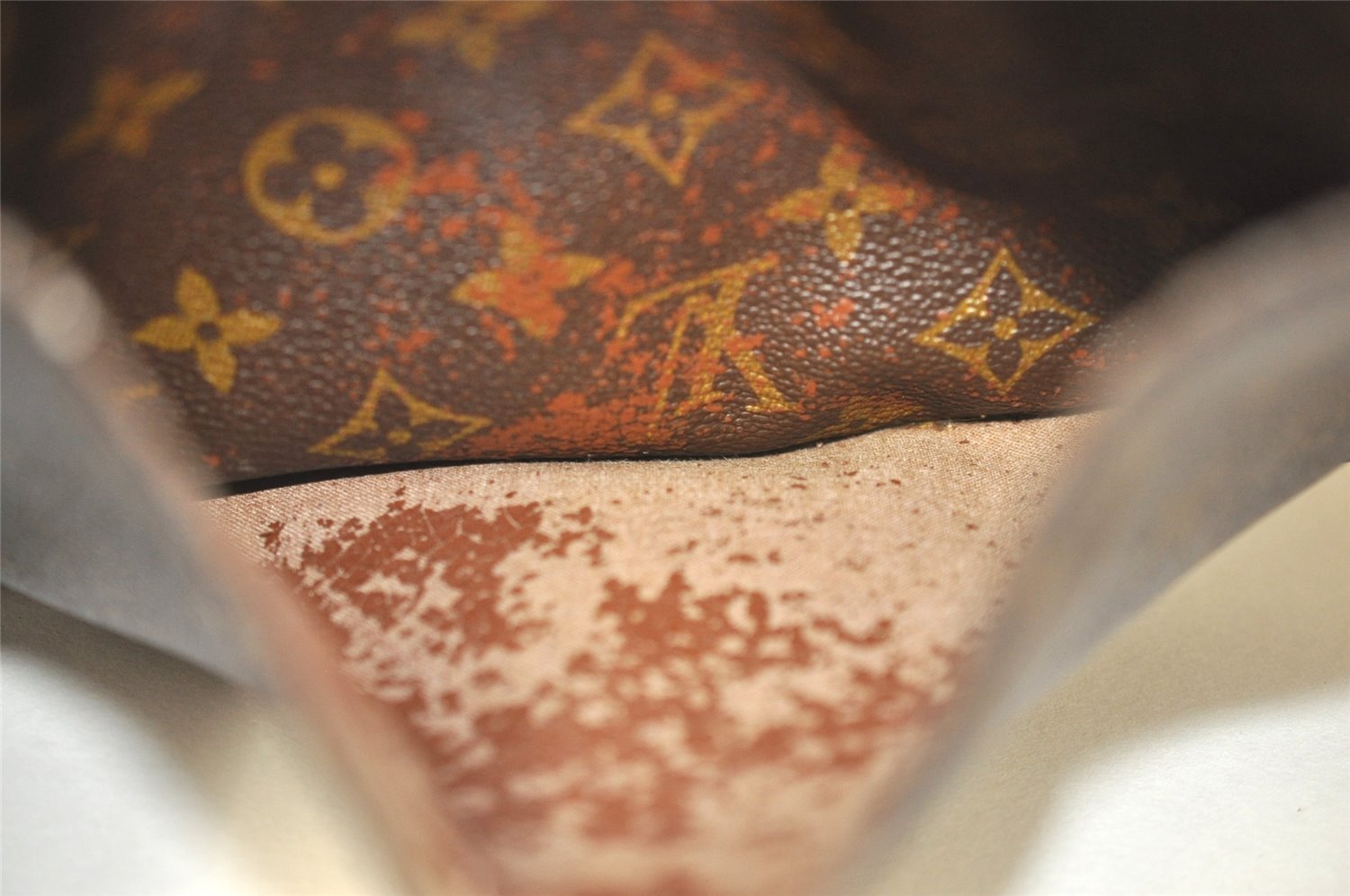 Authentic Louis Vuitton Monogram Saint Cloud GM M51242 Shoulder Cross Bag 4752I