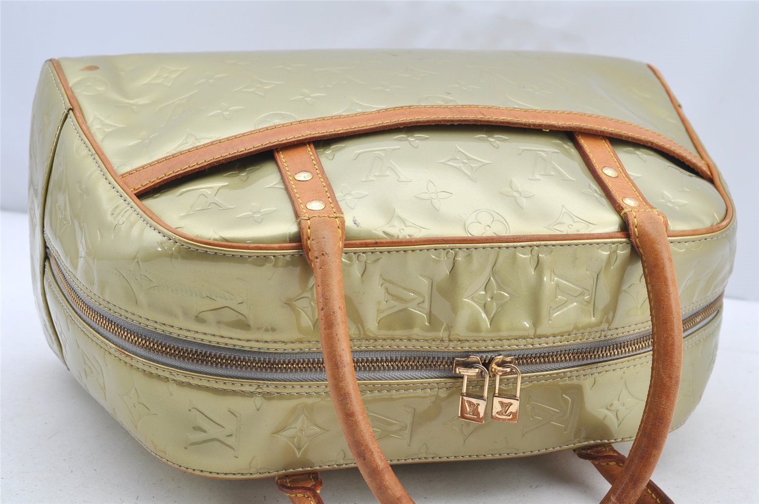 Auth Louis Vuitton Vernis Tompkins Square Hand Bag Light Green M91150 LV 4758I