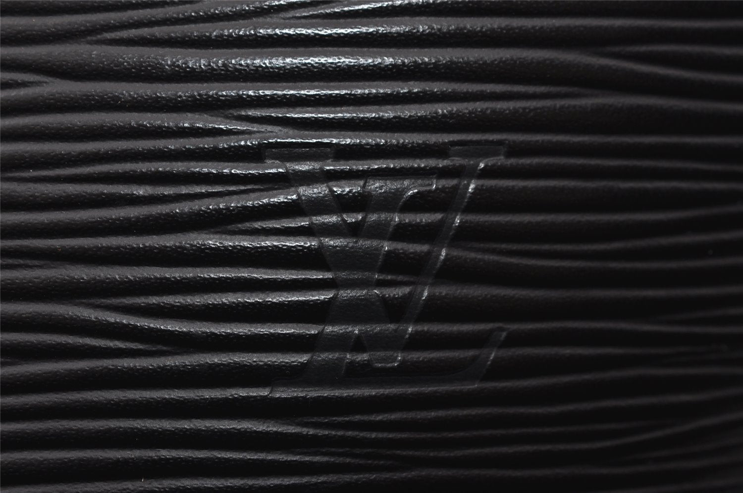 Louis Vuitton Epi Saint Jacques Poignet Long Shoulder Bag Black M52332 LV 4760I