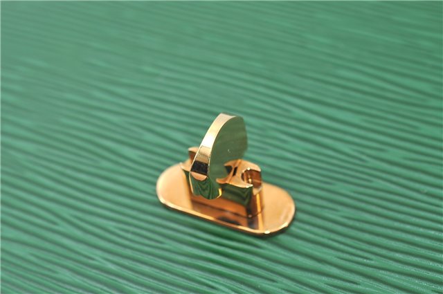 Auth Louis Vuitton Epi Capucines Shoulder Cross Body Bag Green M52344 LV 4772D