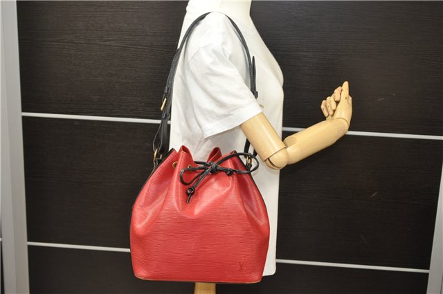Auth LOUIS VUITTON Epi Petit Noe Bi-color Black x Red M44172 Shoulder Bag 4793C