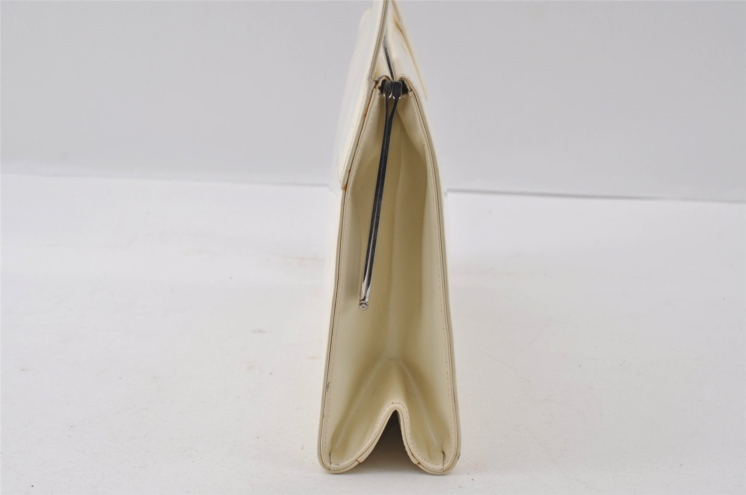 Authentic GUCCI Vintage Shoulder Hand Bag Purse Enamel 0013117 White Junk 4793I