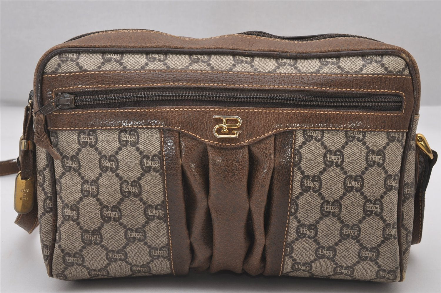 Authentic GUCCI GG Plus Shoulder Cross Body Bag GG PVC Leather Brown Junk 4795I
