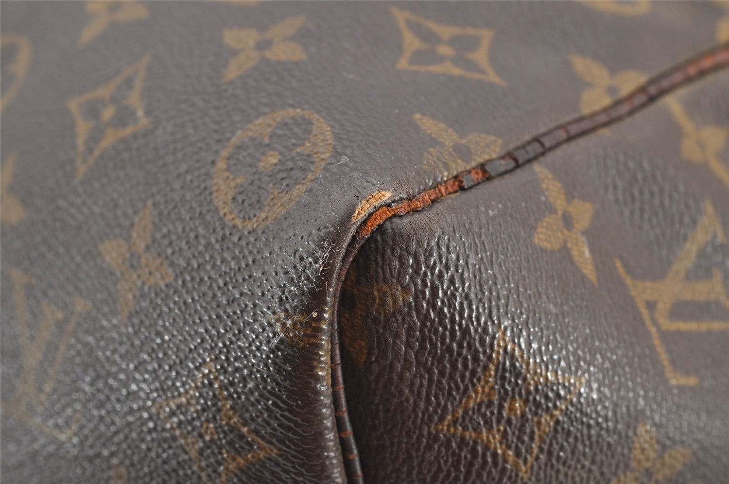 Authentic Louis Vuitton Monogram Keepall 50 Travel Boston Bag M41426 LV 4798I