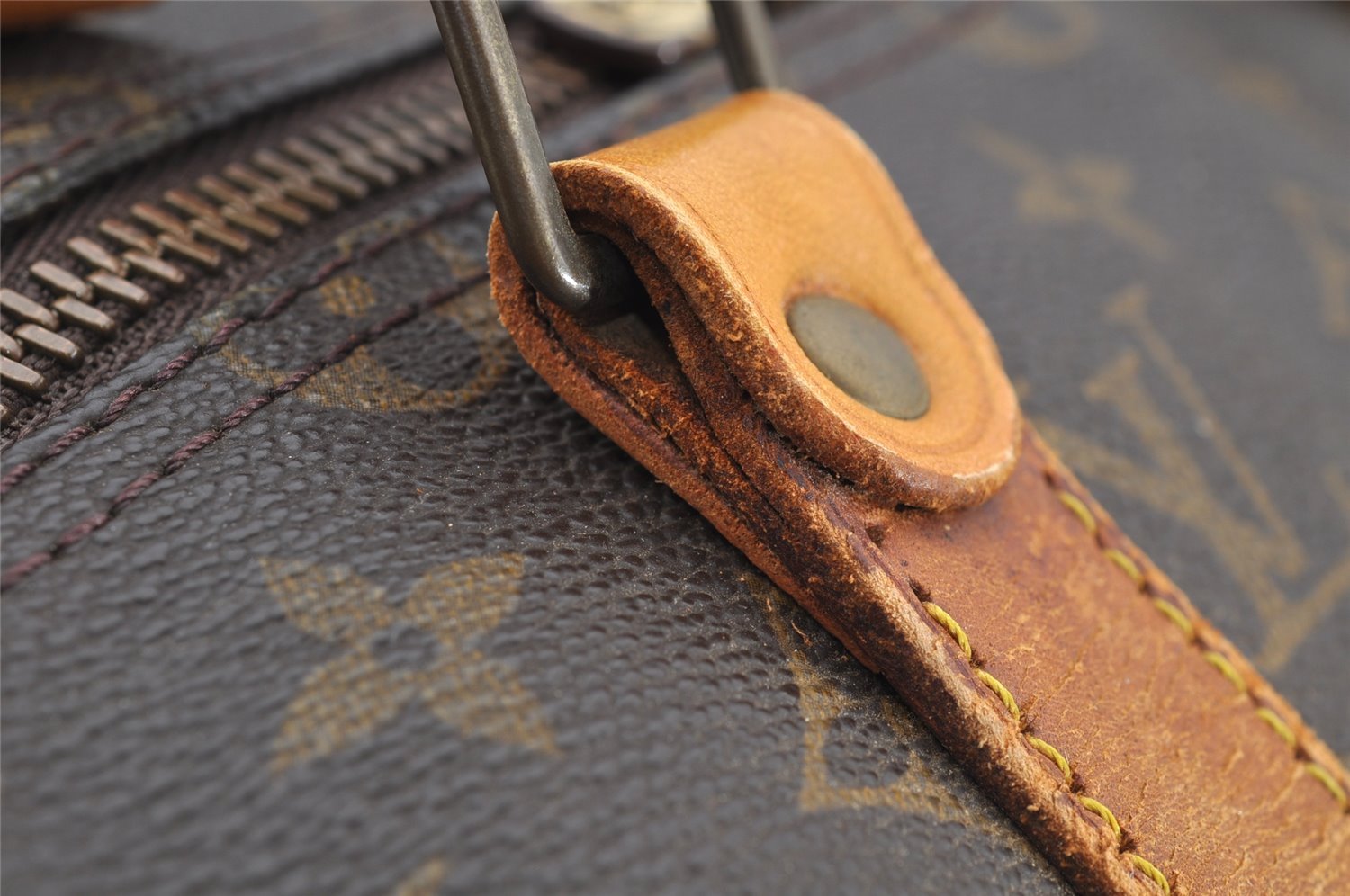 Authentic Louis Vuitton Monogram Keepall 50 Travel Boston Bag M41426 LV 4798I
