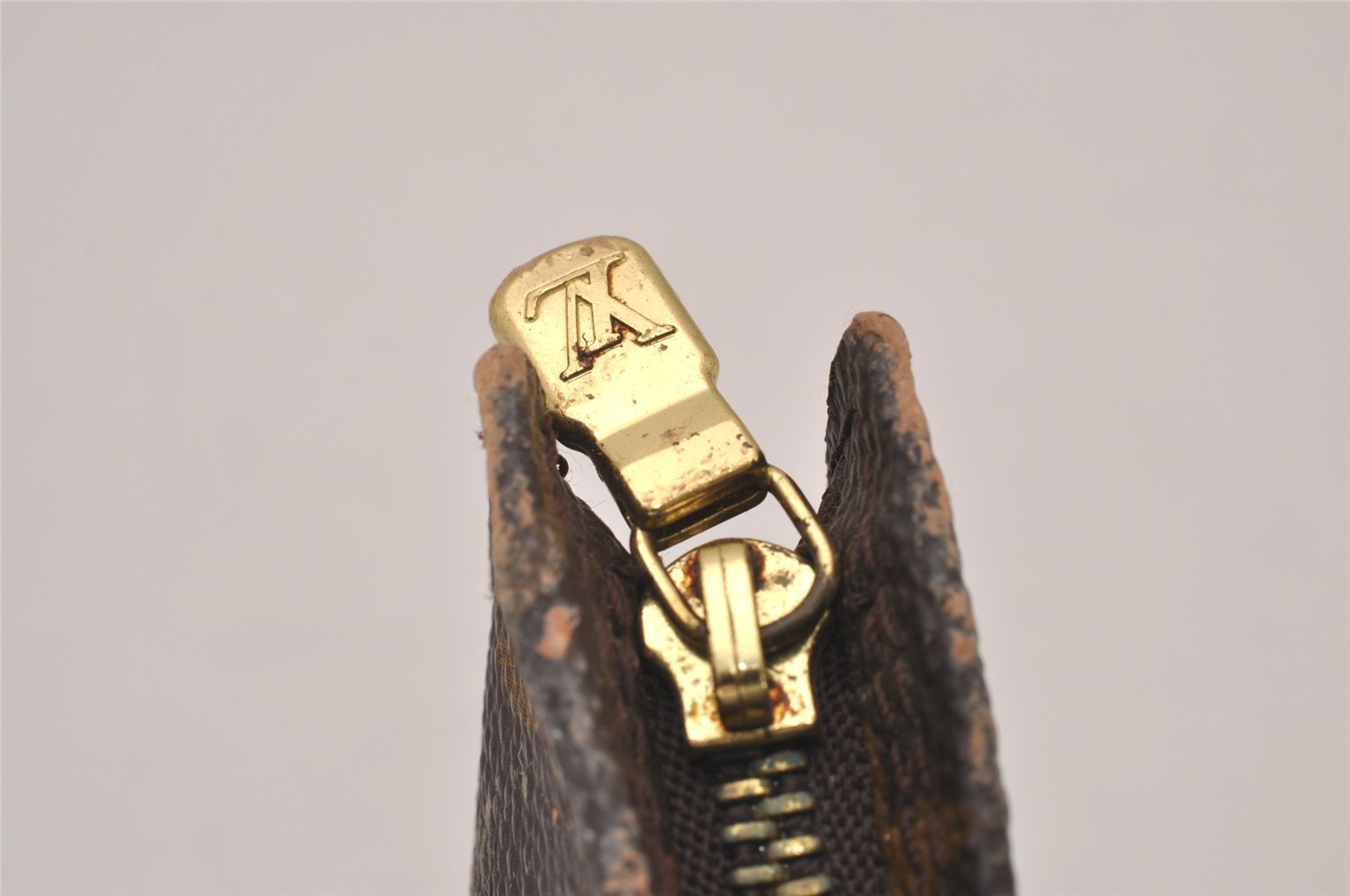 Authentic Louis Vuitton Monogram Pouch For Bucket PM LV Junk 4817I