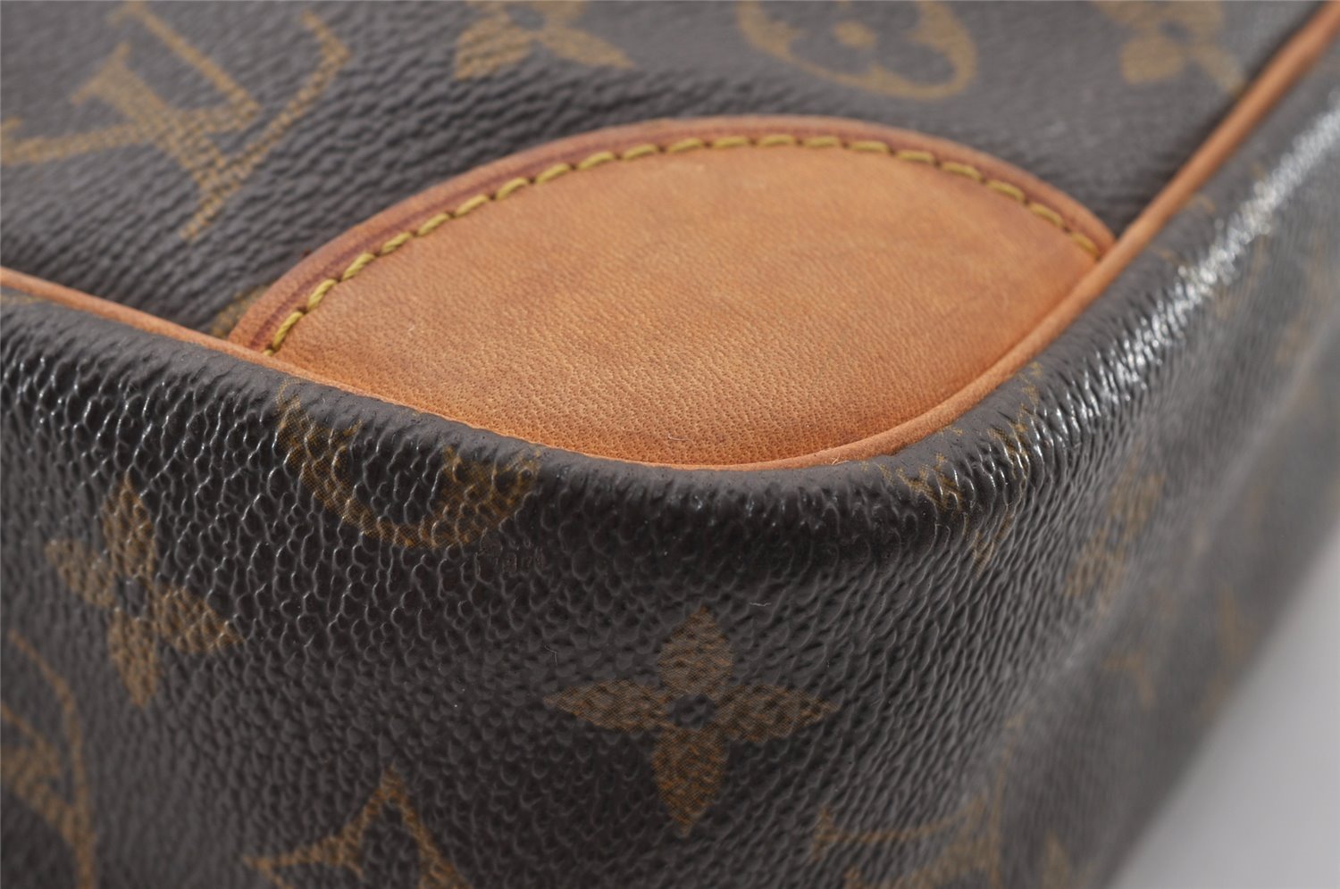 Authentic Louis Vuitton Monogram Danube MM Shoulder Cross Bag M45264 Junk 4819I