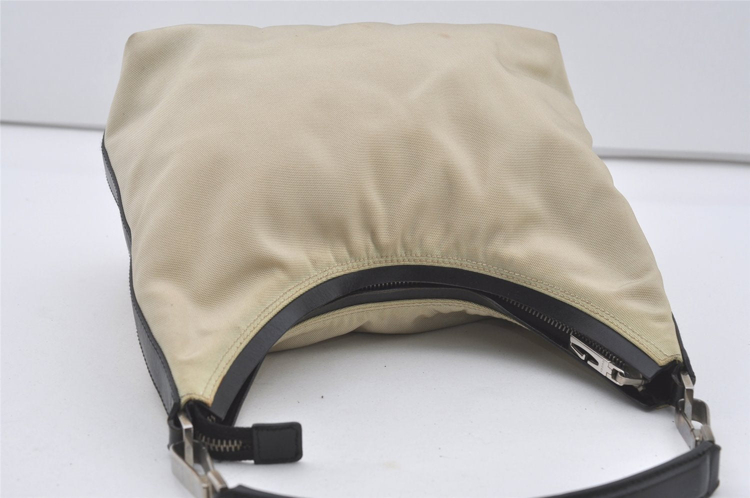 Authentic GUCCI Shoulder Hand Bag Purse Nylon Leather 0000602 White  4823I