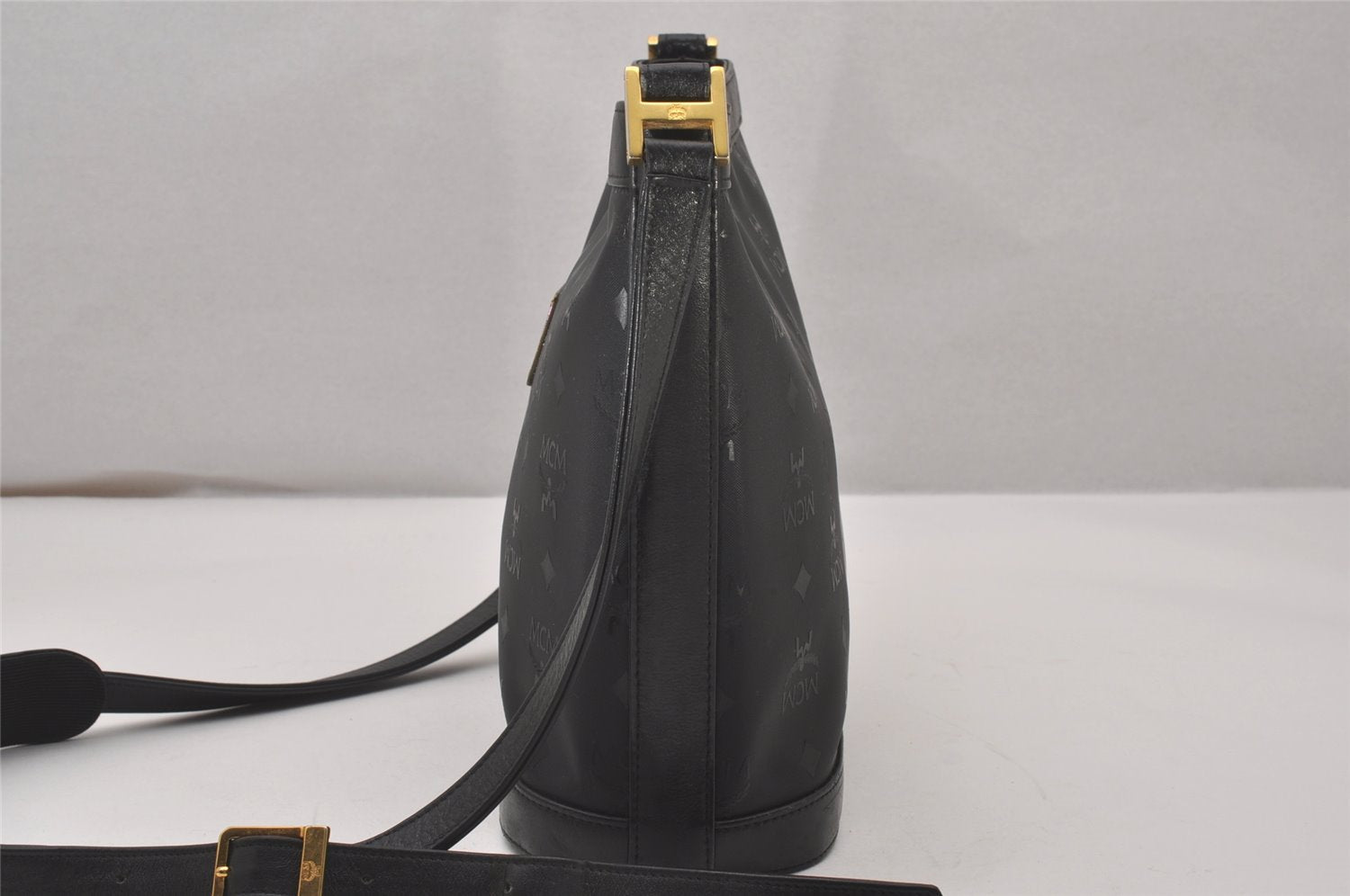 Authentic MCM Vintage Shoulder Cross Body Bag Purse PVC Leather Black 4848I