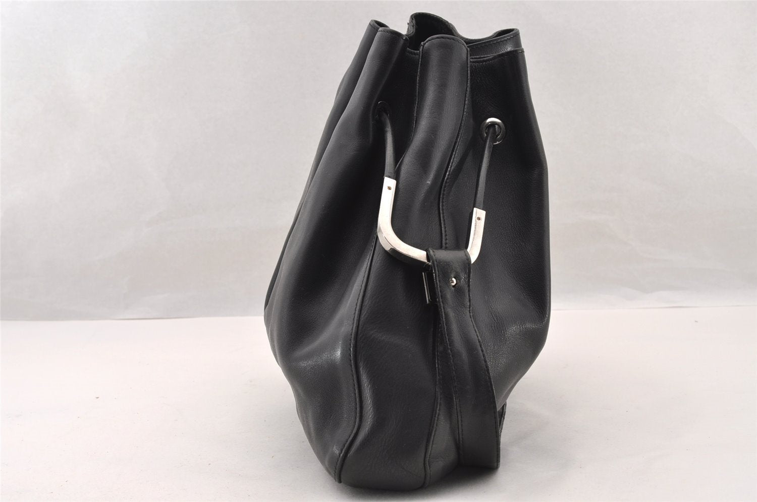 Authentic GUCCI Vintage Shoulder Bag Purse Leather 0013746 Black 4856I