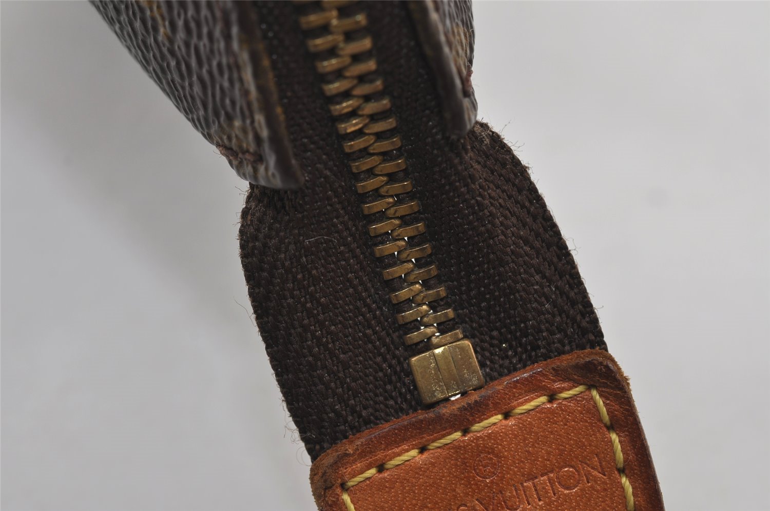 Authentic Louis Vuitton Monogram Pochette Accessoires Pouch M51980 LV 4877I