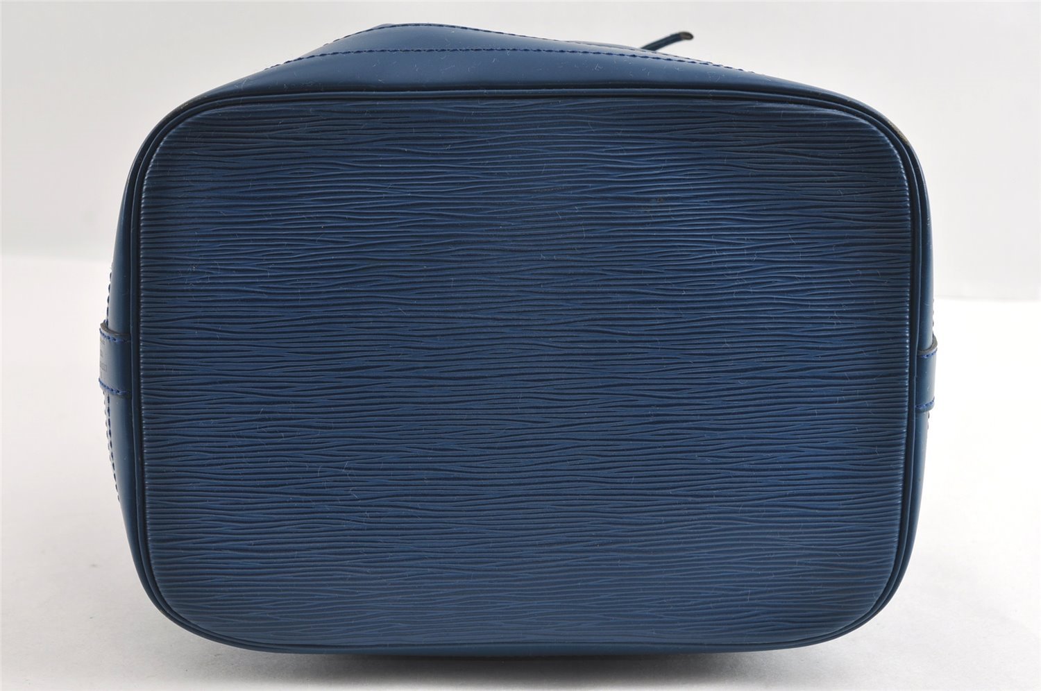 Authentic Louis Vuitton Epi Noe Shoulder Drawstring Bag Blue M44005 LV 4878I