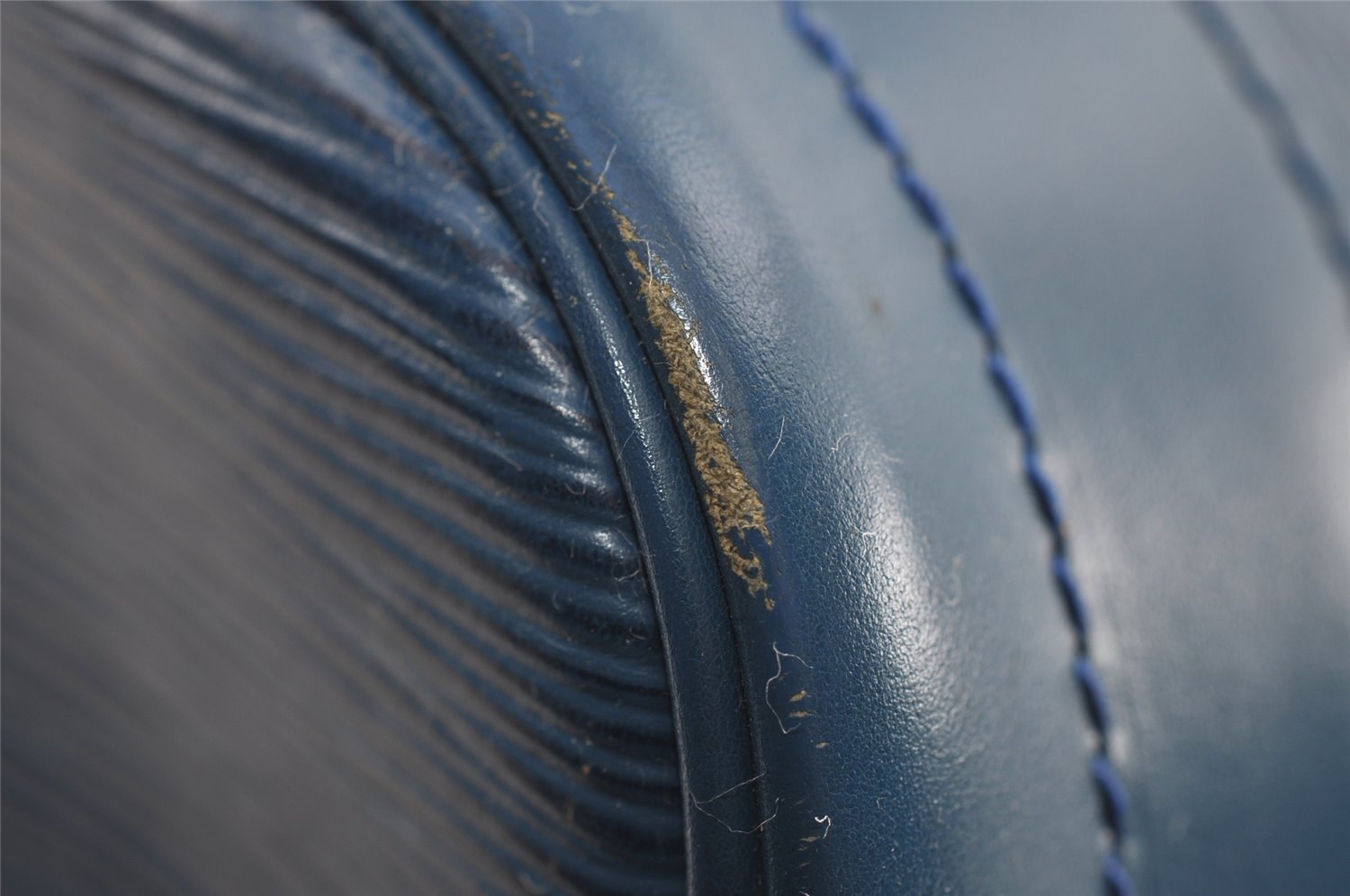 Authentic Louis Vuitton Epi Noe Shoulder Drawstring Bag Blue M44005 LV 4878I