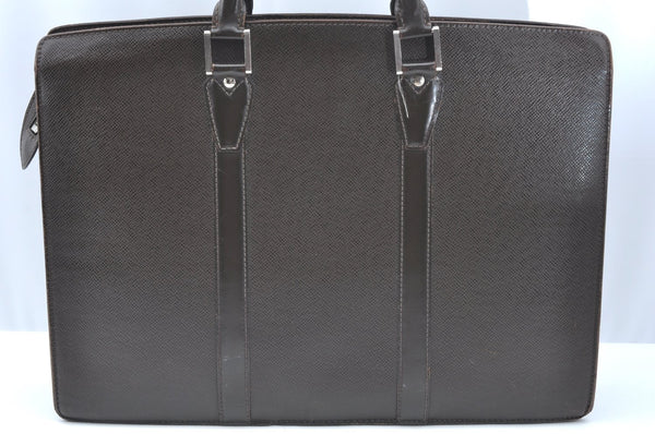 Auth Louis Vuitton Taiga Porte Documents Lozan Briefcase Brown M30058 LV 4902G