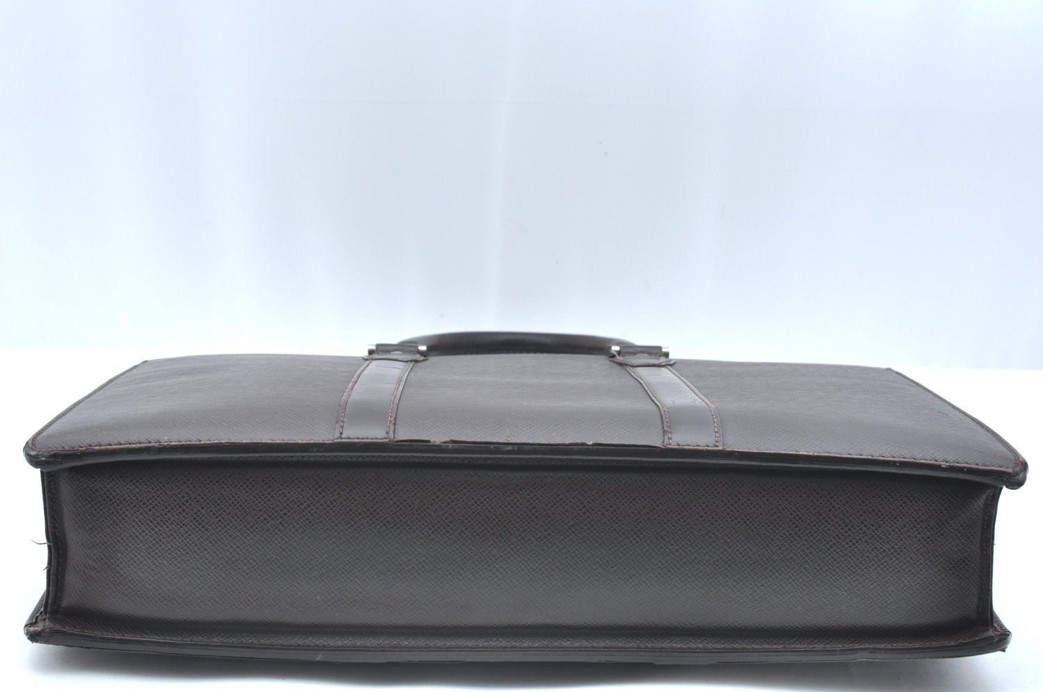 Auth Louis Vuitton Taiga Porte Documents Lozan Briefcase Brown M30058 LV 4902G