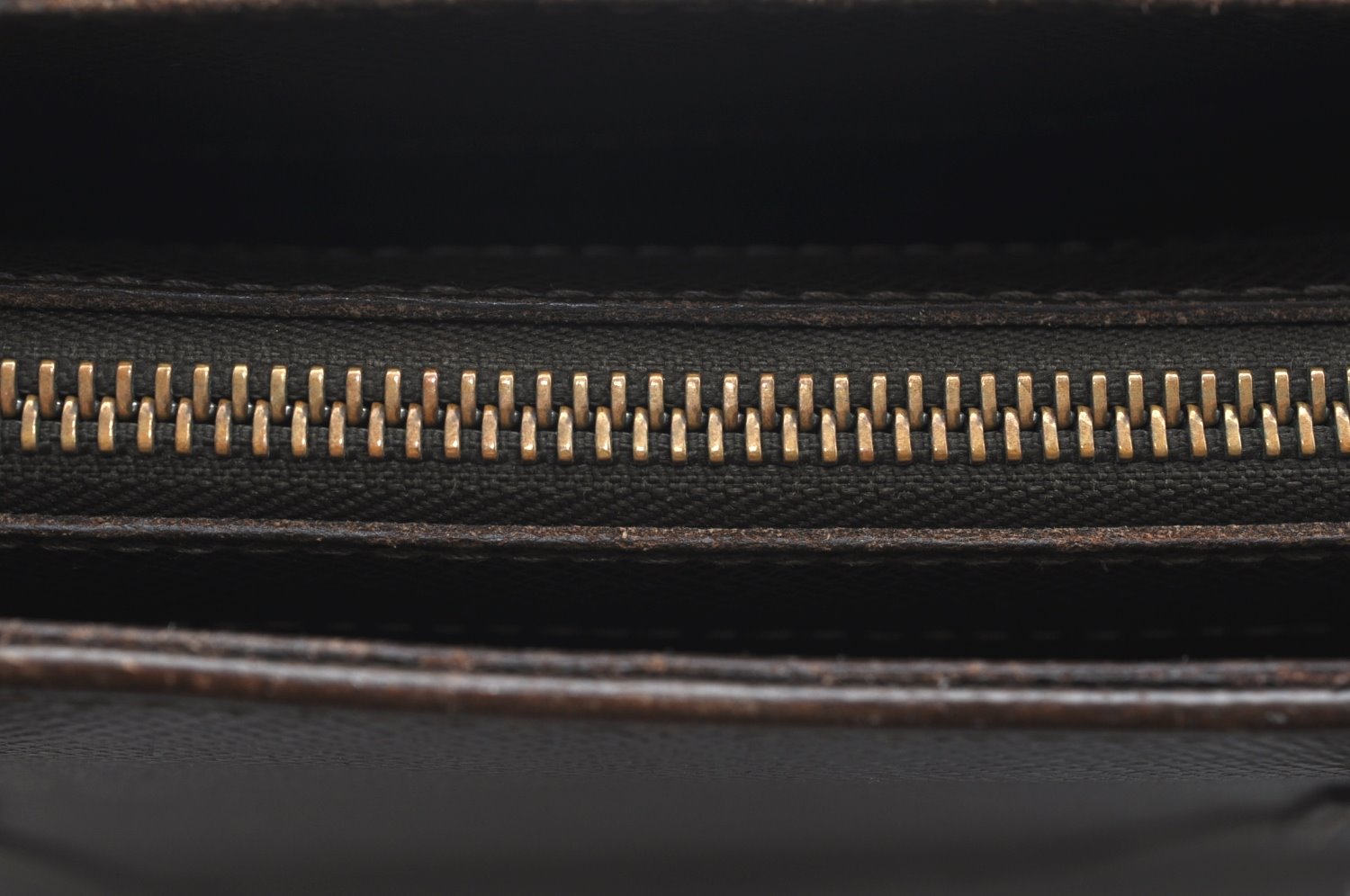 Auth Louis Vuitton Taiga Porte Documents Lozan Briefcase Brown M30058 LV 4902G