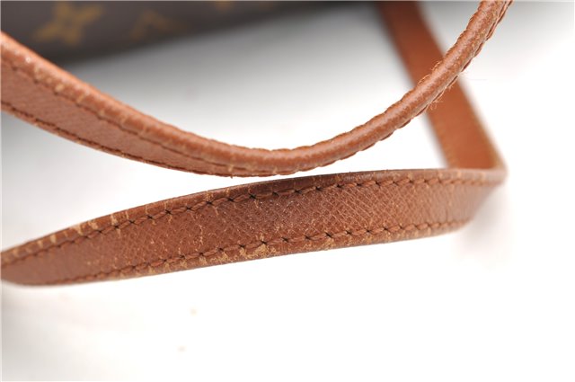 Authentic Louis Vuitton Monogram Papillon 26 Hand Bag Old Model LV 4952F