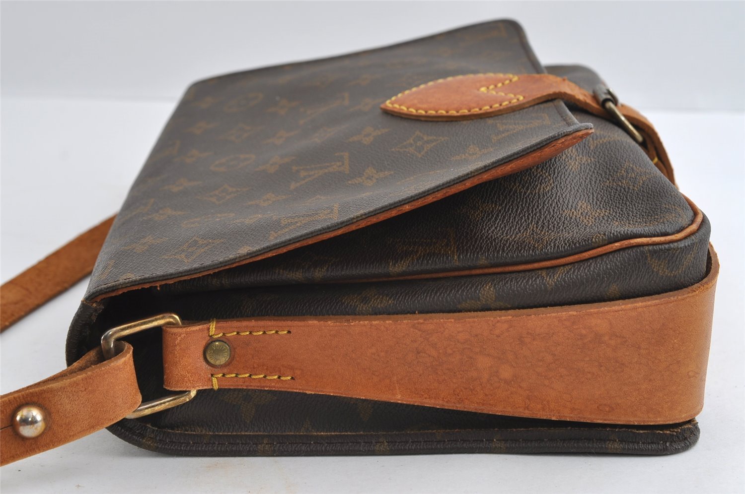 Authentic Louis Vuitton Monogram Cartouchiere GM Shoulder Bag Old Model 4977I