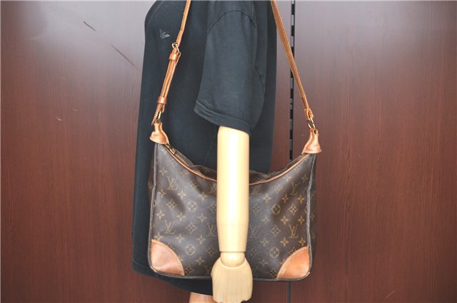 Authentic Louis Vuitton Monogram Boulogne 30 Shoulder Cross Bag M52165 LV 4982B