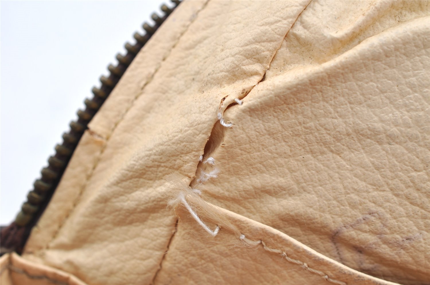 Auth Louis Vuitton Monogram Trousse Toilette 23 Clutch Bag M47524 Junk 4985I