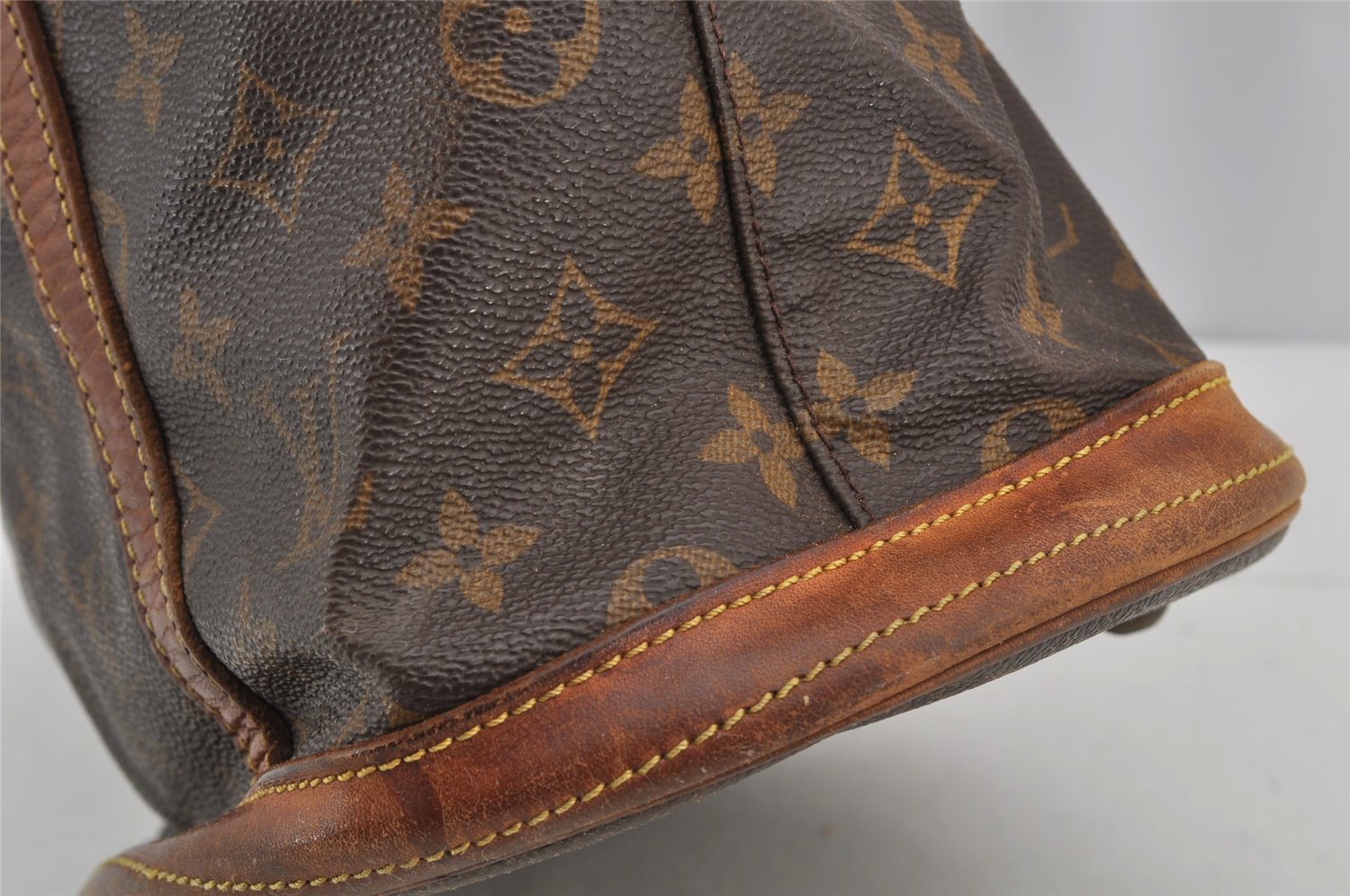 Authentic Louis Vuitton Monogram Bucket GM Shoulder Tote Bag M42236 Junk 4988I