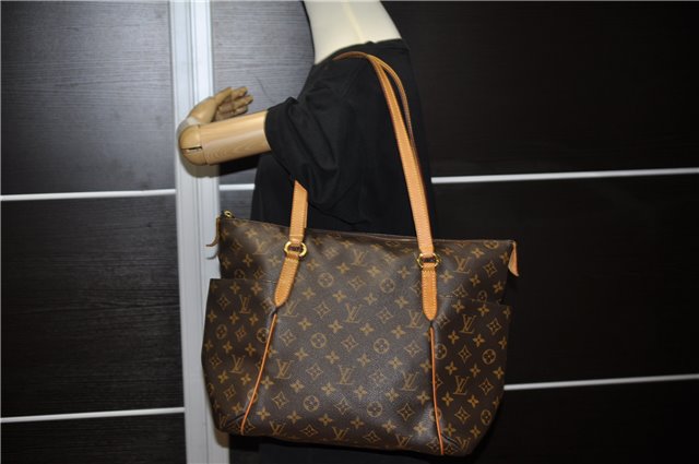 Authentic Louis Vuitton Monogram Totally MM Shoulder Tote Bag M41015 LV 4989F