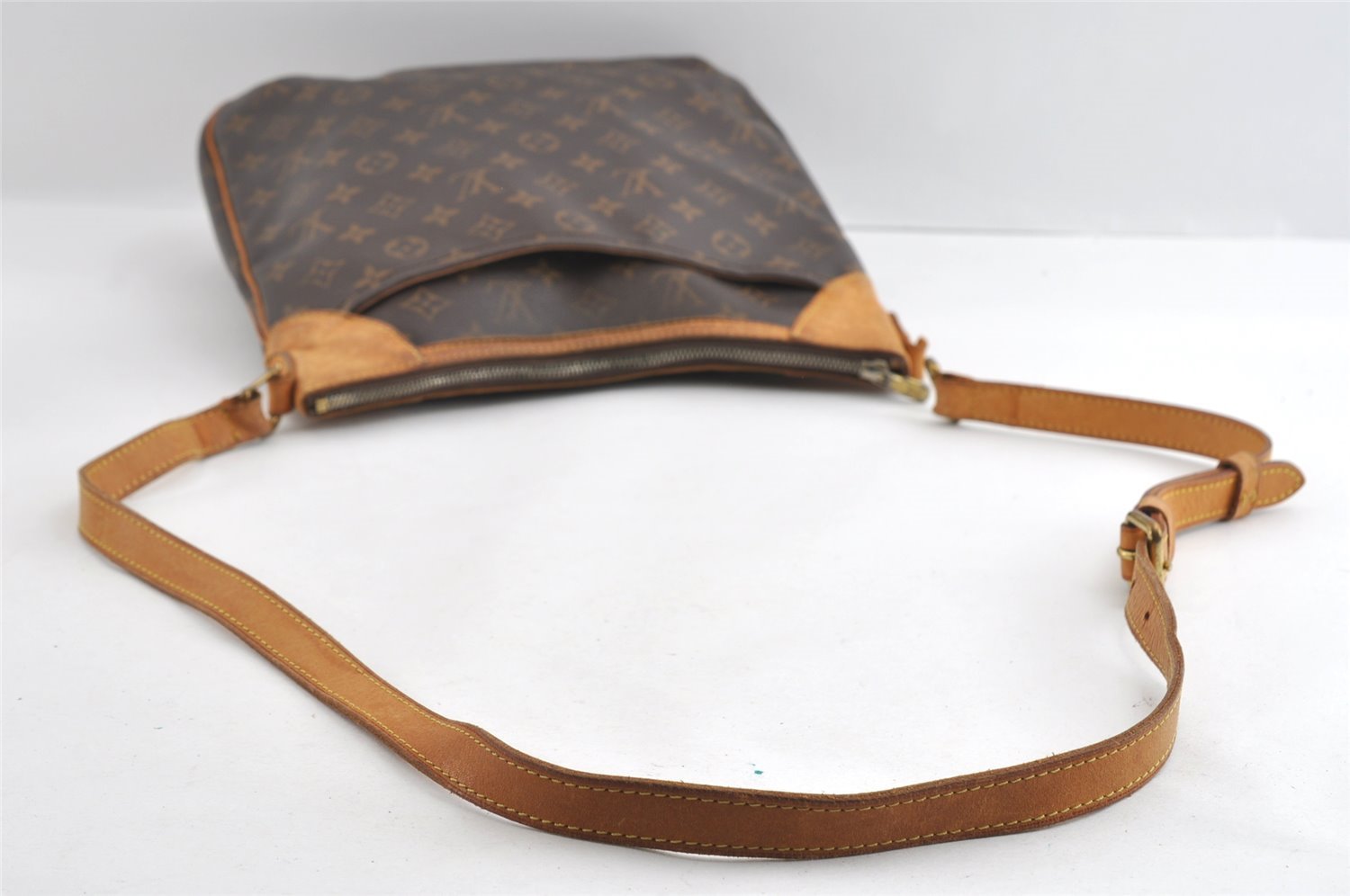 Authentic Louis Vuitton Monogram Odeon MM Shoulder Cross Bag M56389 Junk 5048I