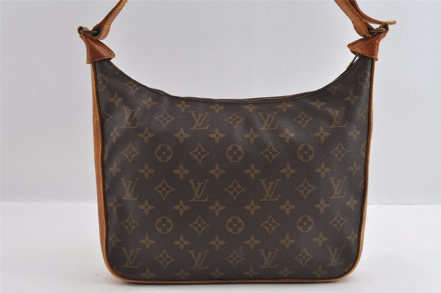 Authentic Louis Vuitton Monogram Boulogne 30 Shoulder Cross Bag Old Model 5061I
