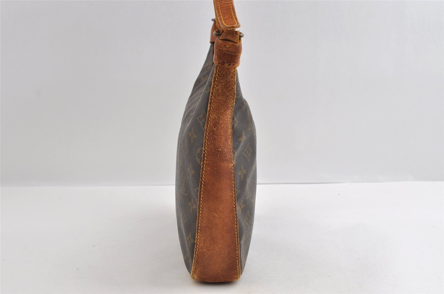 Authentic Louis Vuitton Monogram Boulogne 30 Shoulder Cross Bag Old Model 5061I