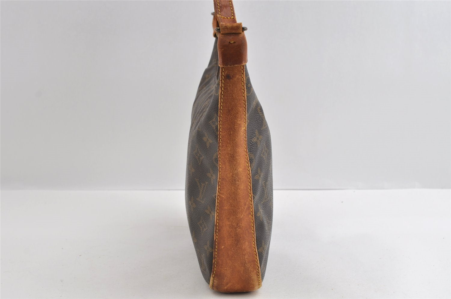 Authentic Louis Vuitton Monogram Boulogne 30 Shoulder Cross Bag Old Model 5061I