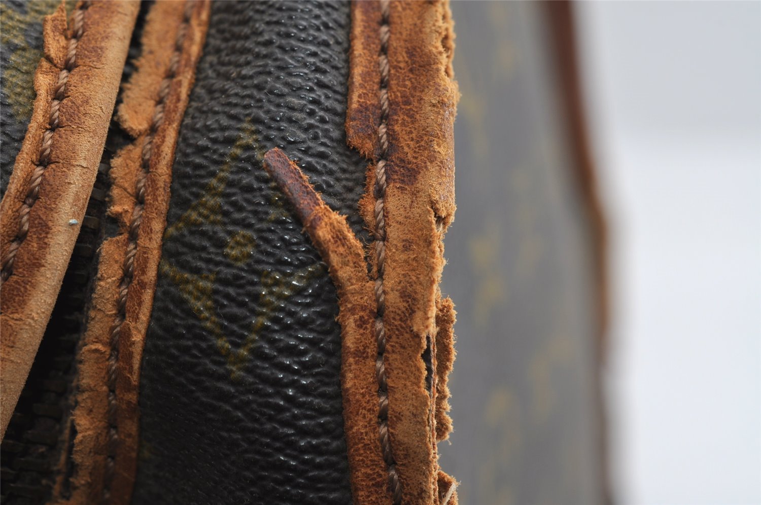 Authentic Louis Vuitton Monogram Sac Chaussures 35 Boston Bag Old Model LV 5075I