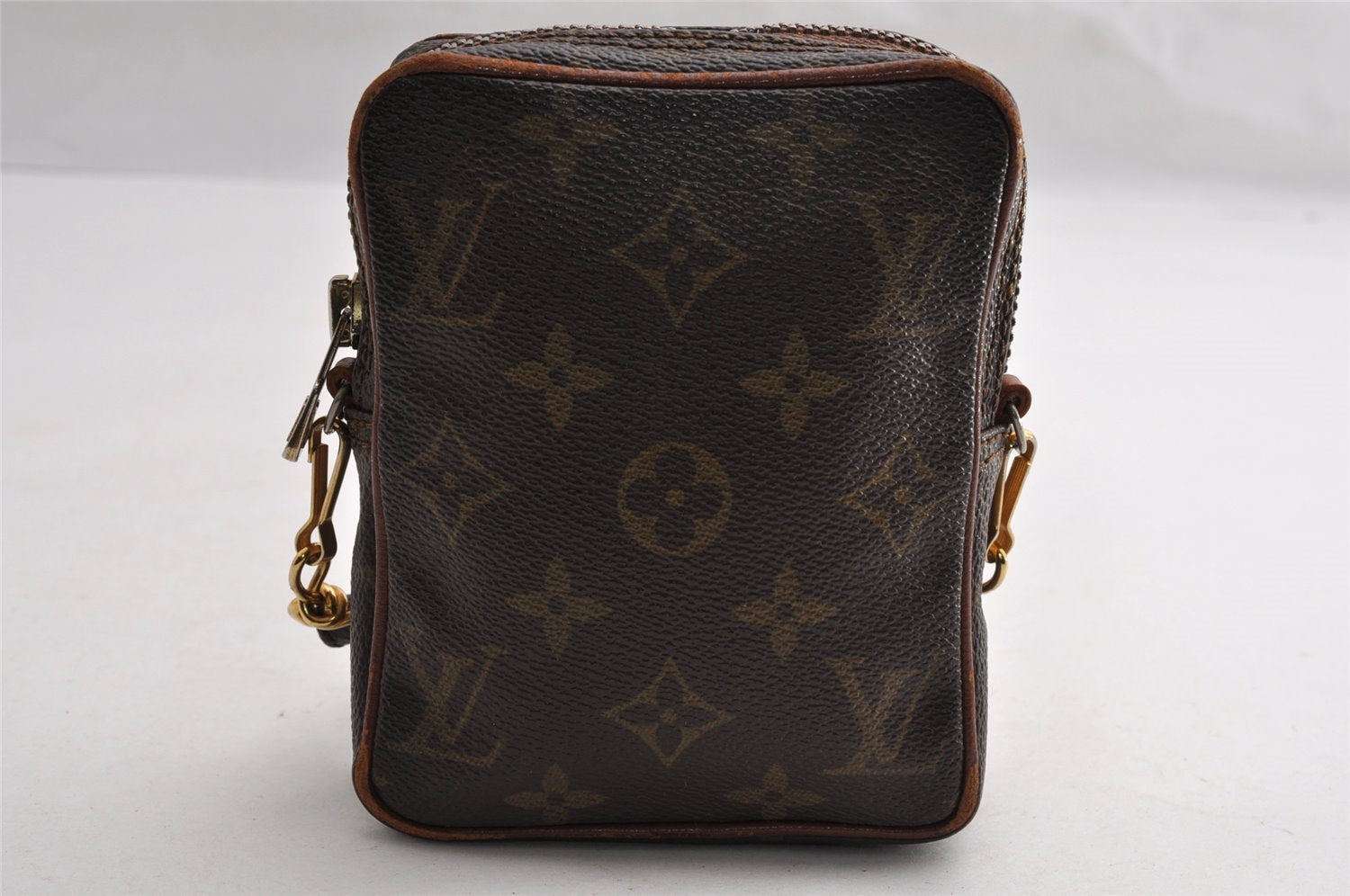 Auth Louis Vuitton Monogram Mini Poche Danube Shoulder Cross Bag Old Model 5098I