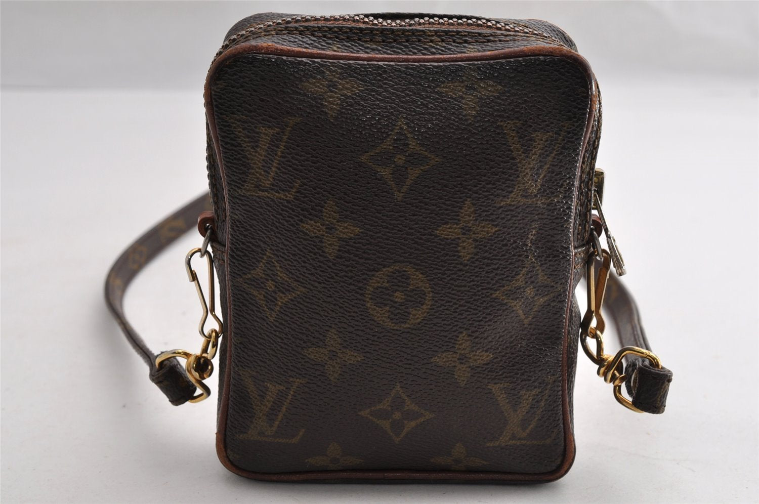 Auth Louis Vuitton Monogram Mini Poche Danube Shoulder Cross Bag Old Model 5098I