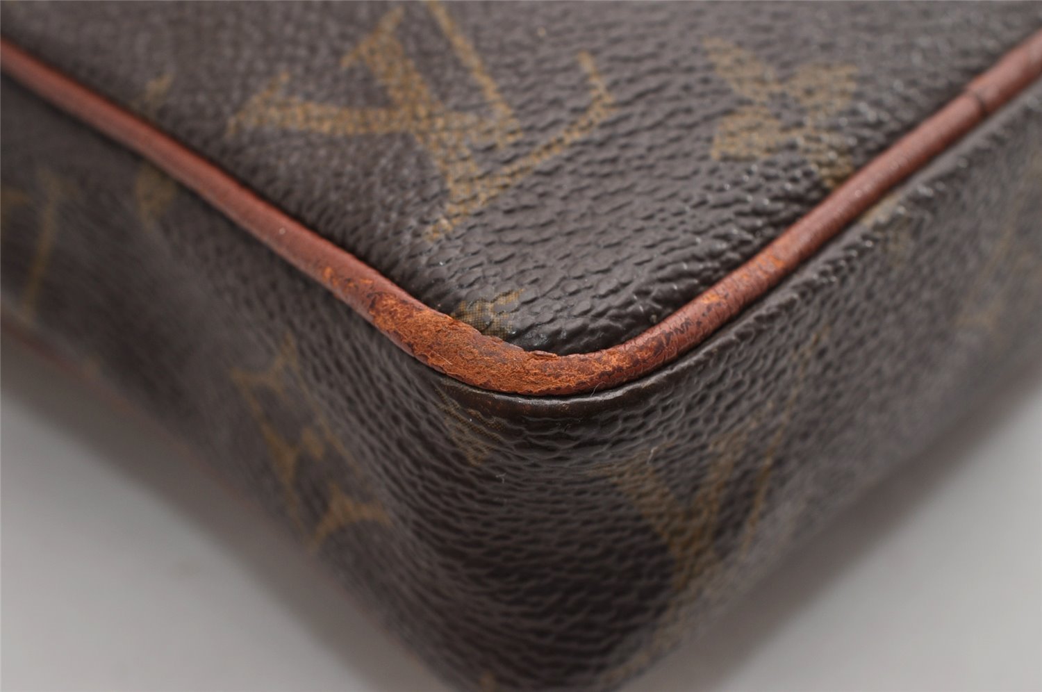 Auth Louis Vuitton Monogram Mini Poche Danube Shoulder Cross Bag Old Model 5098I