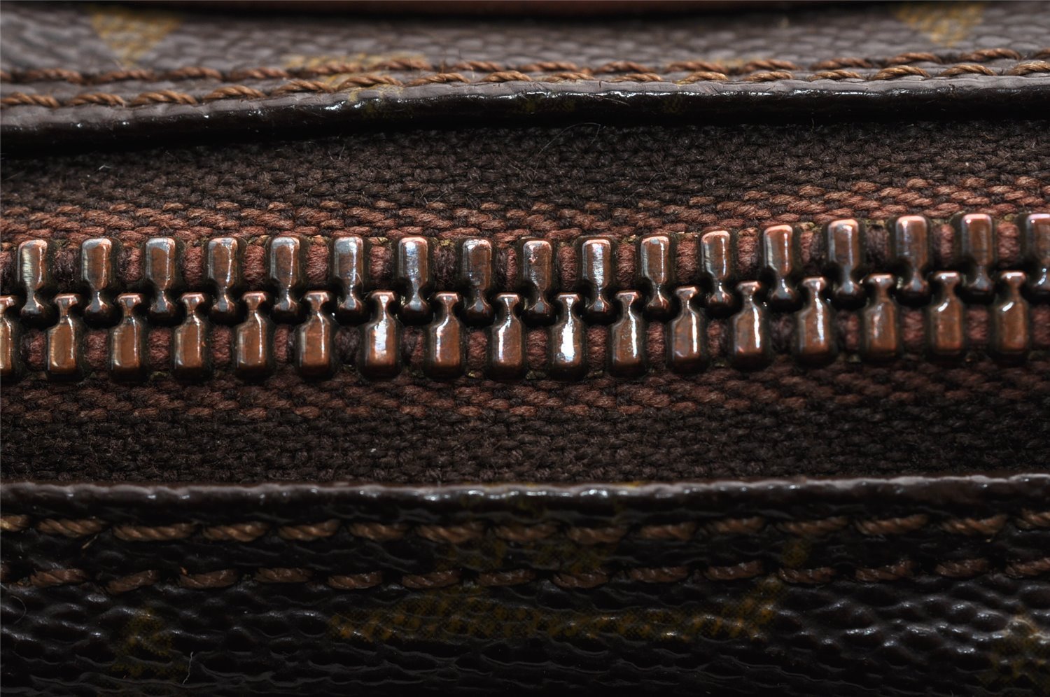 Auth Louis Vuitton Monogram Mini Poche Danube Shoulder Cross Bag Old Model 5098I