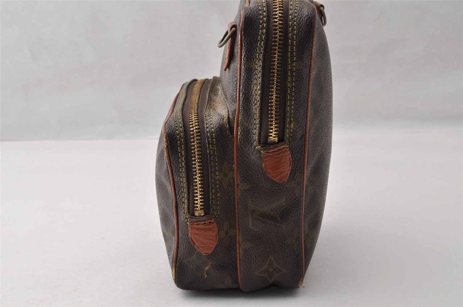 Authentic Louis Vuitton Monogram Amazone Shoulder Cross Bag Old Model Junk 5101I