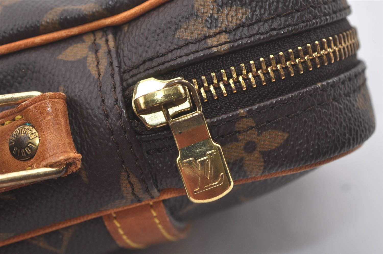 Authentic Louis Vuitton Monogram Danube Shoulder Cross Bag M45266 LV Junk 5108I