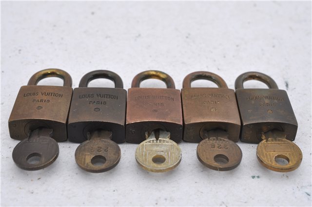 Authentic Louis Vuitton Padlock and Key 10Set Old Model LV 5109D