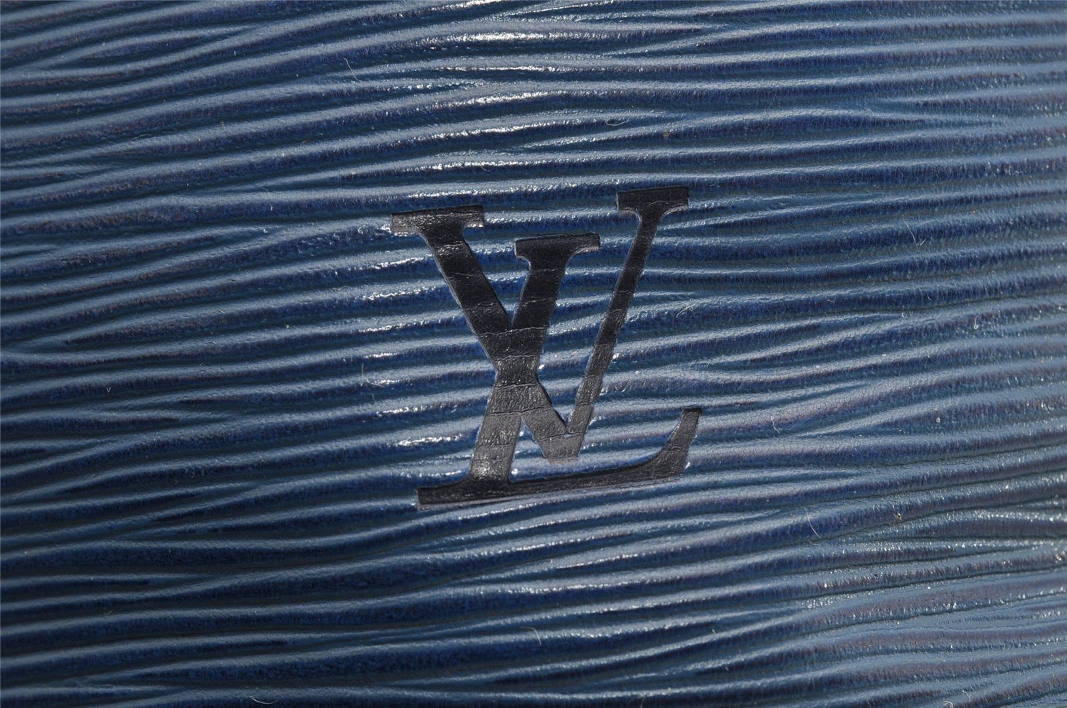 Authentic Louis Vuitton Epi Noe Bi-color Blue Green M44044 Drawstring Bag 5118I