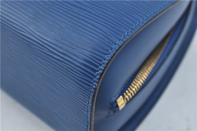 Authentic Louis Vuitton Epi Dauphine GM Cosmetic Pouch Blue M48435 LV 5126C
