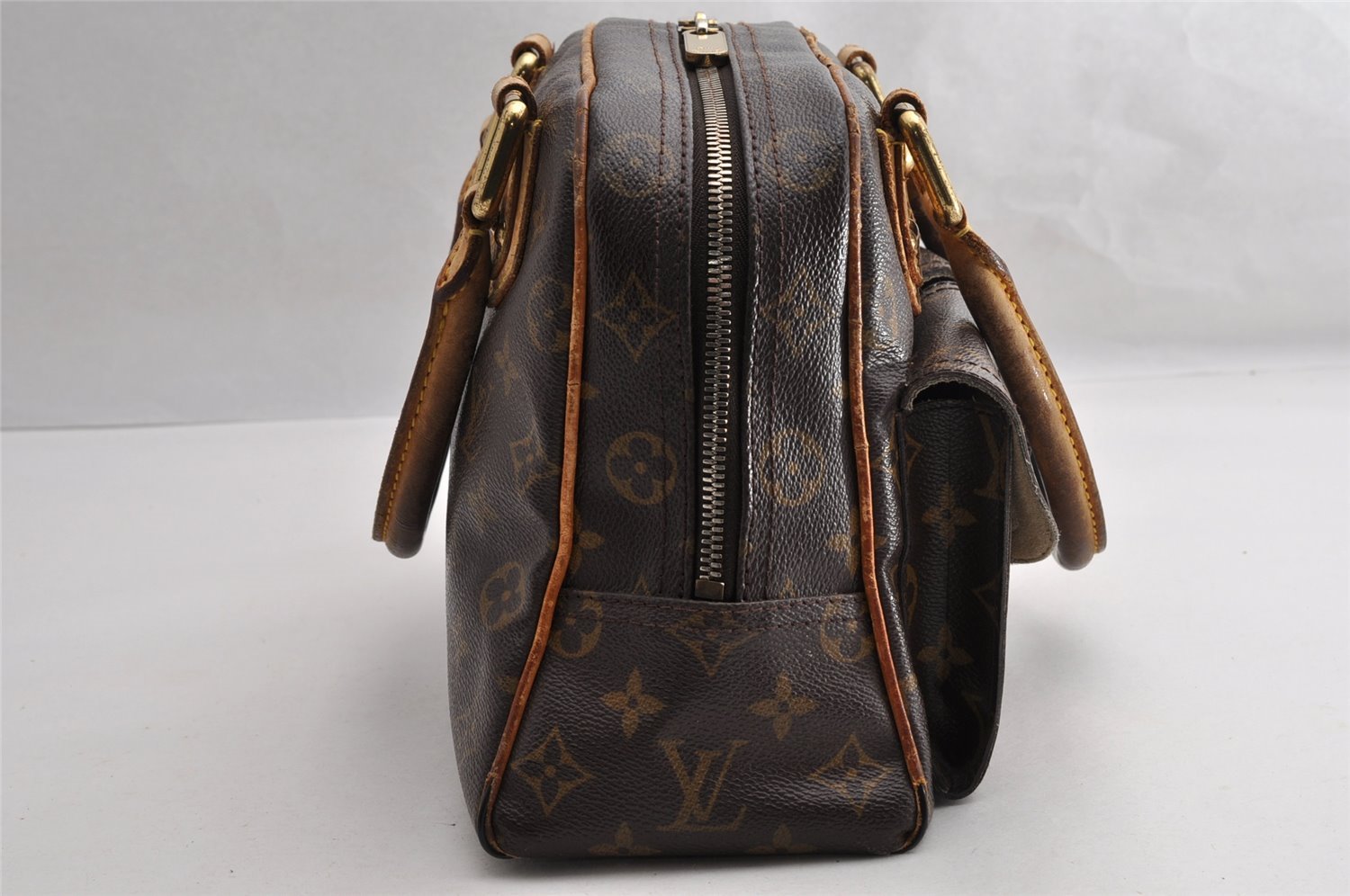 Authentic Louis Vuitton Monogram Manhattan PM Hand Bag Purse M40026 LV 5137I