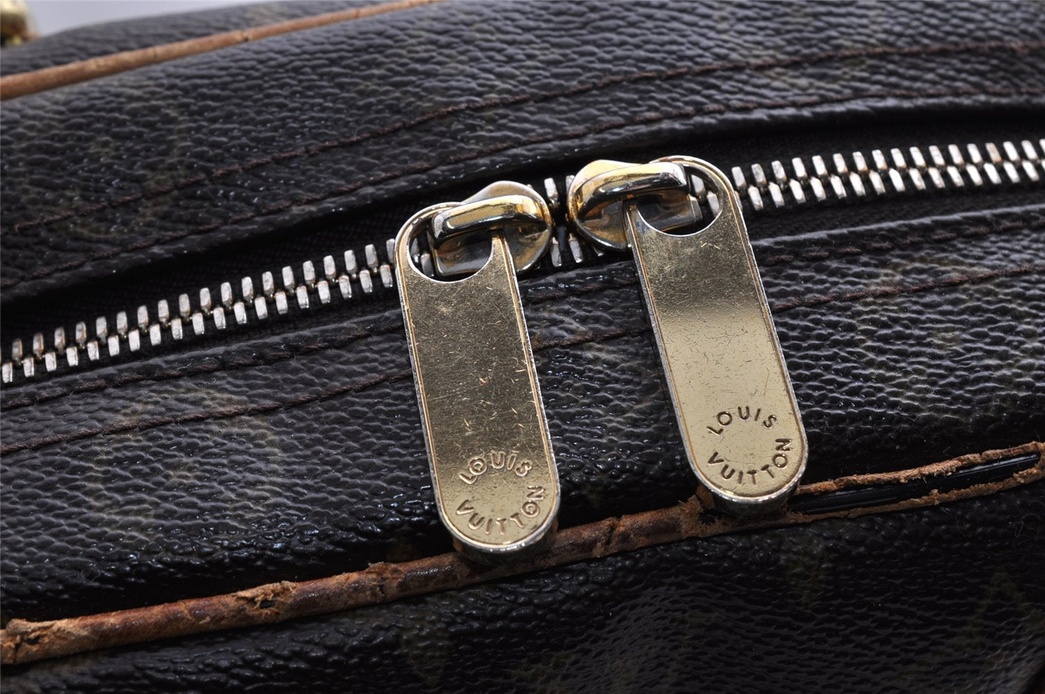 Authentic Louis Vuitton Monogram Manhattan PM Hand Bag Purse M40026 LV 5137I