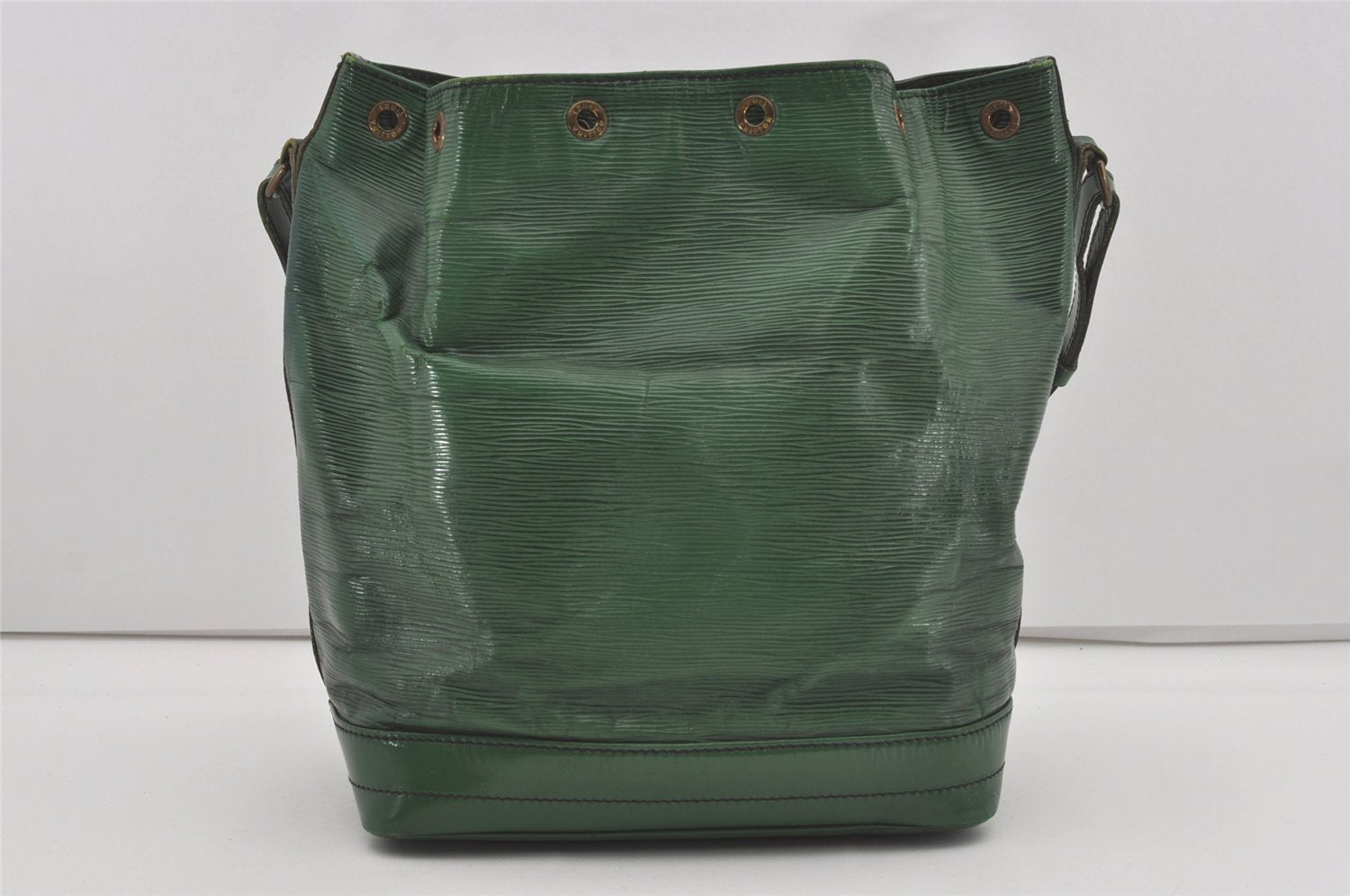 Authentic Louis Vuitton Epi Noe Shoulder Drawstring Bag Green M44004 LV 5148I
