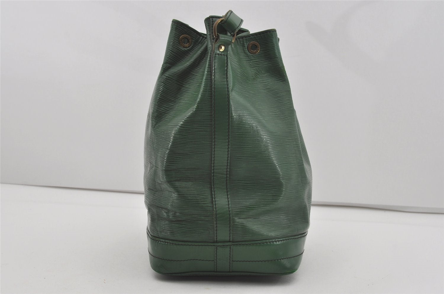 Authentic Louis Vuitton Epi Noe Shoulder Drawstring Bag Green M44004 LV 5148I