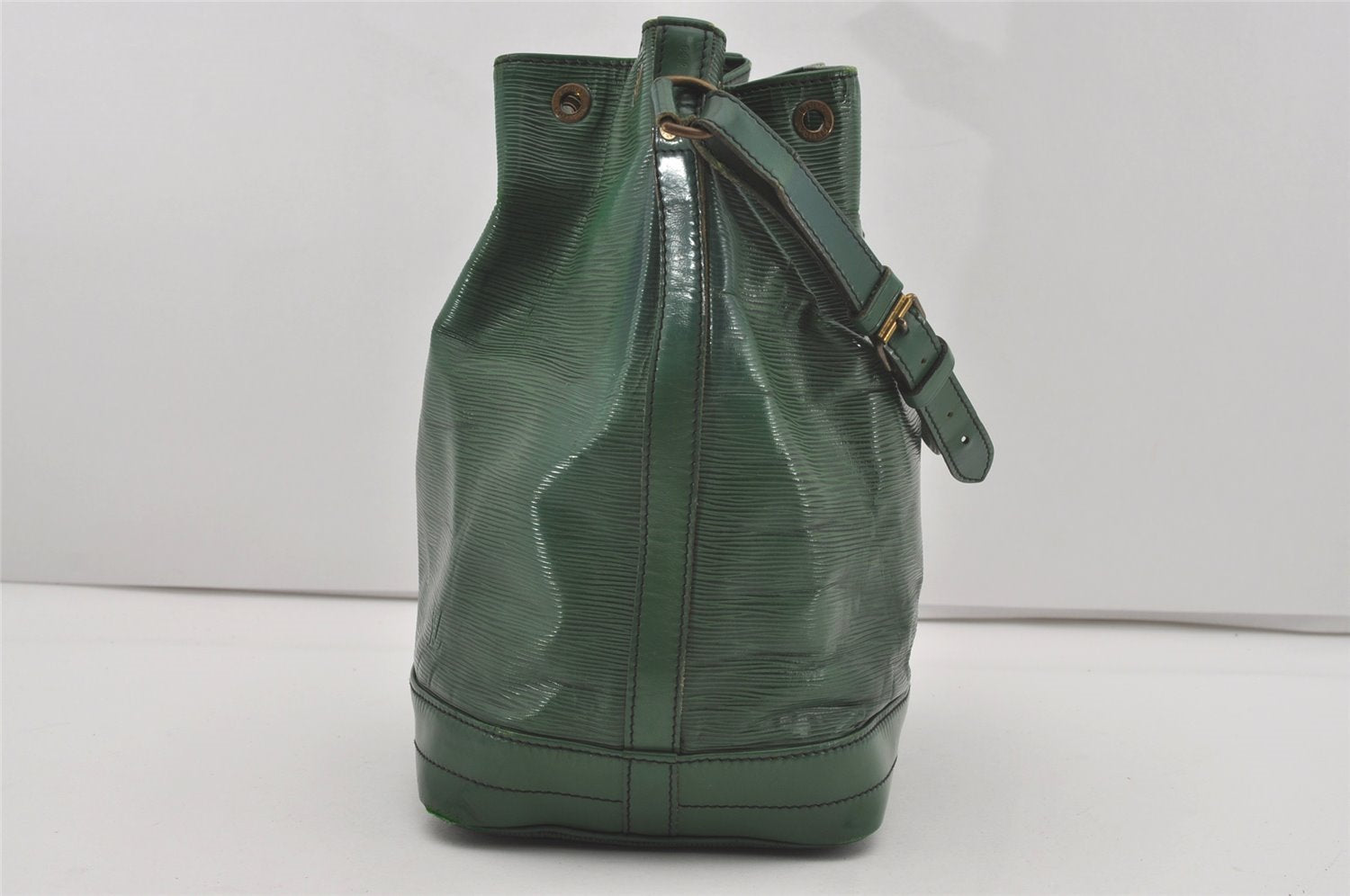 Authentic Louis Vuitton Epi Noe Shoulder Drawstring Bag Green M44004 LV 5148I
