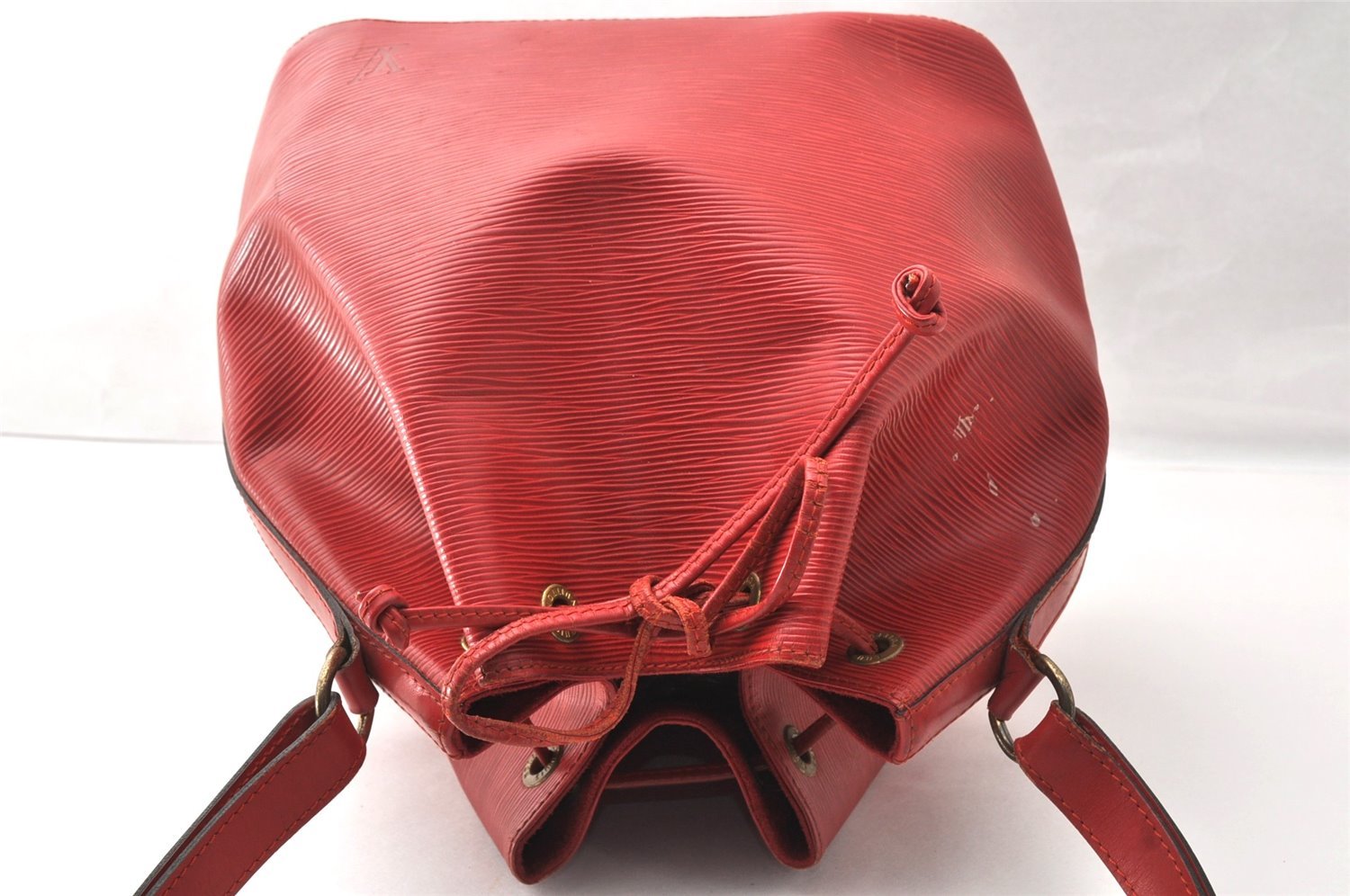 Authentic Louis Vuitton Epi Petit Noe Shoulder Drawstring Bag M44107 Red 5152I