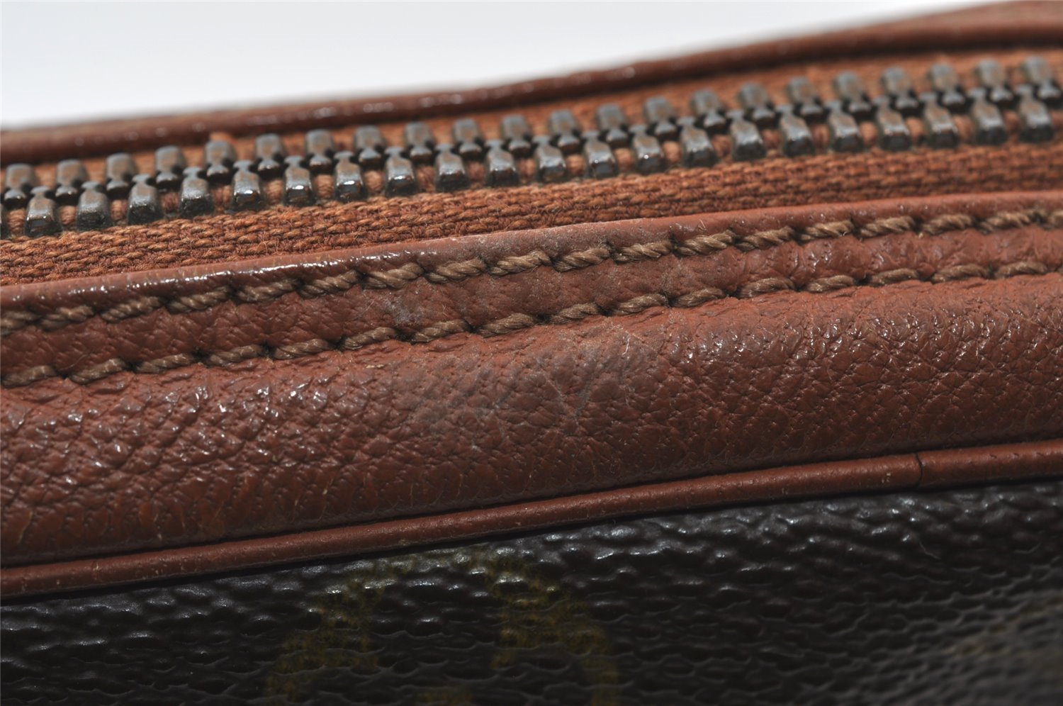 Authentic Louis Vuitton Monogram Pochette Sport Clutch Hand Bag Old Model 5159I