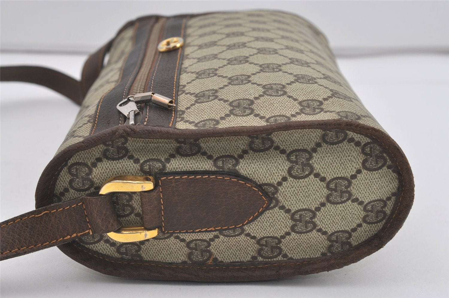 Authentic GUCCI Vintage Shoulder Cross Body Bag Purse GG PVC Leather Brown 5177I