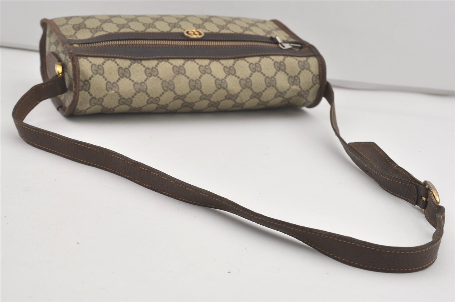 Authentic GUCCI Vintage Shoulder Cross Body Bag Purse GG PVC Leather Brown 5177I