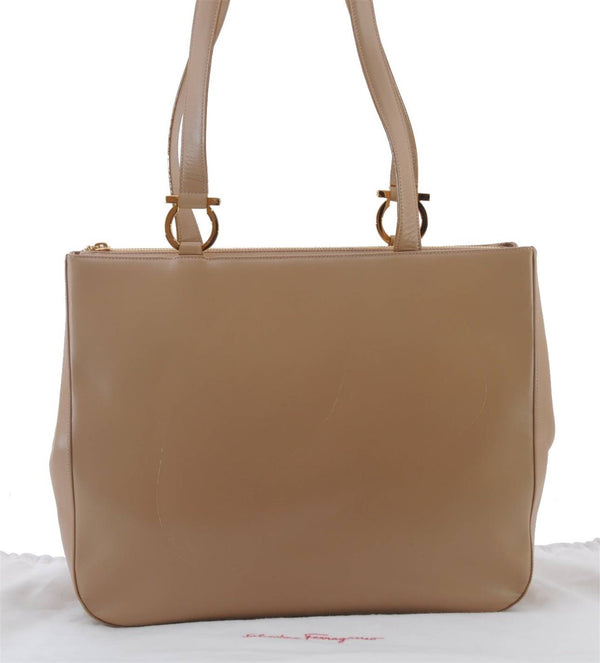 Authentic Ferragamo Leather Shoulder Hand Bag Purse Beige 5188C